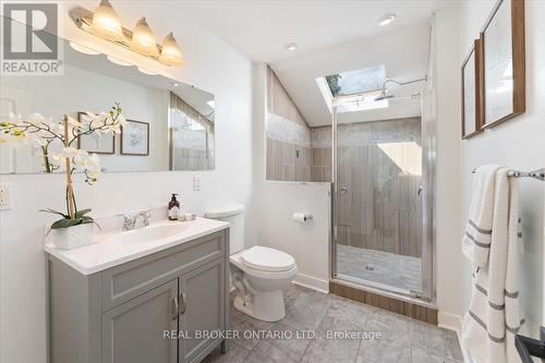 214 Chatham Street, Brantford, ON - Indoor Photo Showing Bathroom