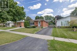 104 HARDING CRESCENT  London, ON N6E 1G3