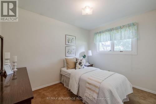 104 Harding Crescent, London, ON - Indoor Photo Showing Bedroom