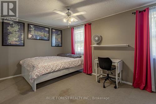 453 Wilkins Street, London, ON - Indoor Photo Showing Bedroom