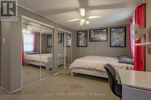 453 Wilkins Street, London, ON - Indoor Photo Showing Bedroom