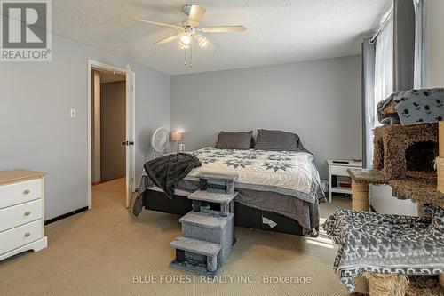 453 Wilkins Street, London, ON - Indoor Photo Showing Bedroom