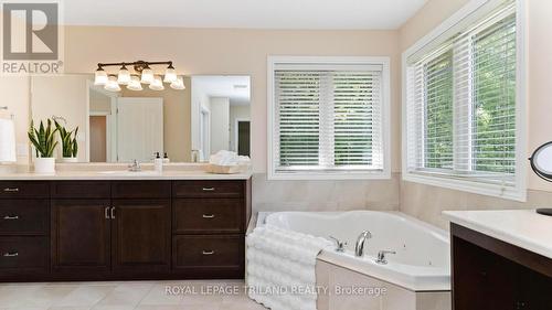 55 Ambleside Drive, St. Thomas, ON - Indoor Photo Showing Bathroom