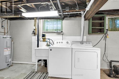 2371 Hamilton Road, London, ON - Indoor Photo Showing Laundry Room