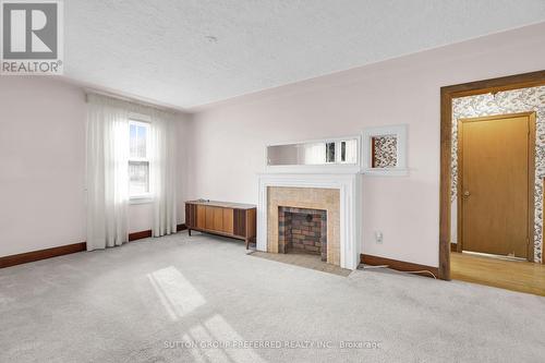 2371 Hamilton Road, London, ON - Indoor With Fireplace