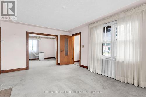 2371 Hamilton Road, London, ON - Indoor Photo Showing Other Room