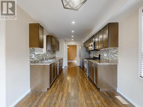 45 Lisbeth Crescent, Kawartha Lakes, ON - Indoor Photo Showing Kitchen