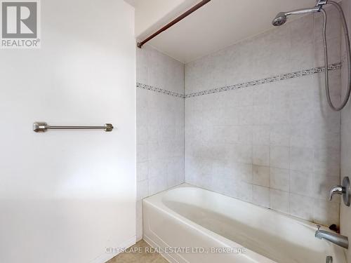 45 Lisbeth Crescent, Kawartha Lakes, ON - Indoor Photo Showing Bathroom