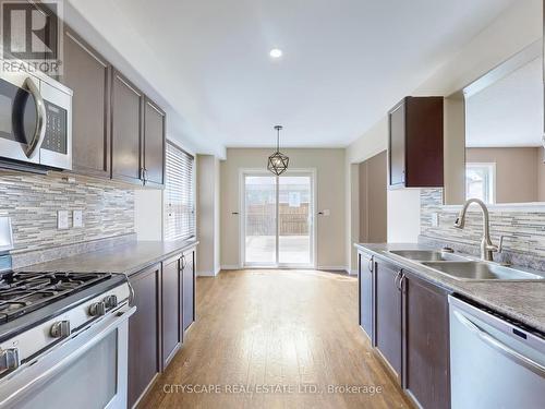 45 Lisbeth Crescent, Kawartha Lakes, ON - Indoor Photo Showing Kitchen With Double Sink With Upgraded Kitchen