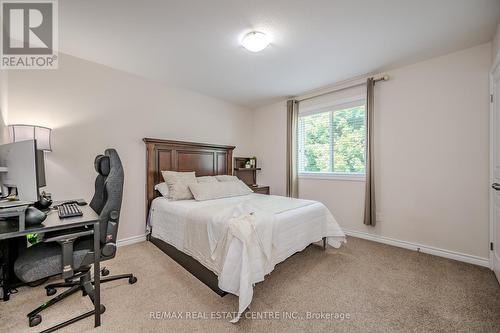 12 Summerfield Drive, Guelph (Pine Ridge), ON - Indoor Photo Showing Bedroom