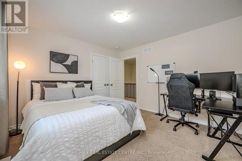 12 Summerfield Drive, Guelph (Pine Ridge), ON - Indoor Photo Showing Bedroom