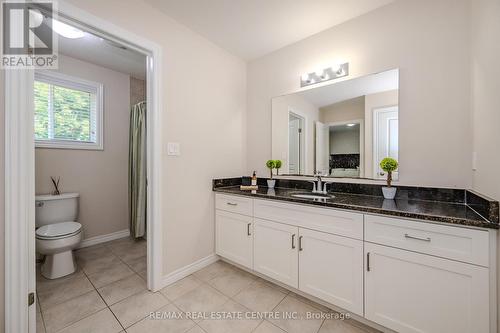 12 Summerfield Drive, Guelph (Pine Ridge), ON - Indoor Photo Showing Bathroom