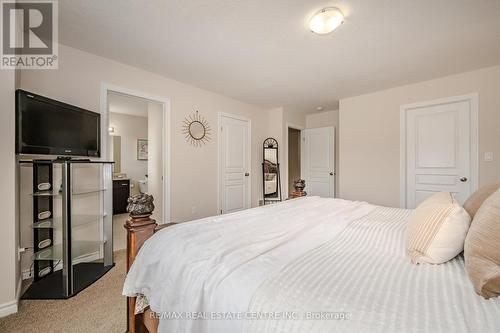 12 Summerfield Drive, Guelph (Pine Ridge), ON - Indoor Photo Showing Bedroom