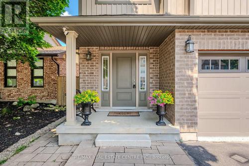 12 Summerfield Drive, Guelph (Pine Ridge), ON - Outdoor