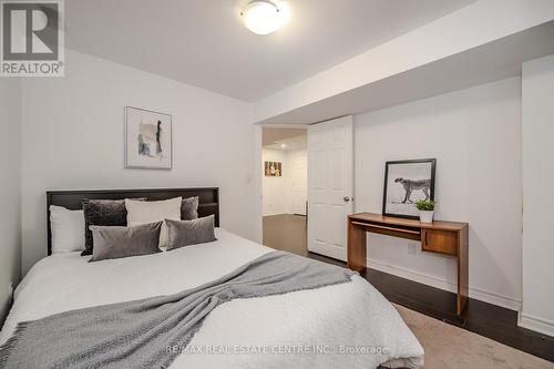 12 Summerfield Drive, Guelph (Pine Ridge), ON - Indoor Photo Showing Bedroom