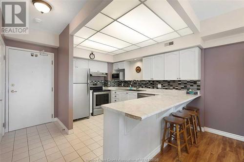 5064 Wyandotte Street East Unit# 606, Windsor, ON - Indoor Photo Showing Kitchen