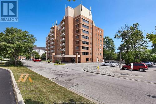 5064 Wyandotte Street East Unit# 606, Windsor, ON - Outdoor With Balcony With Facade