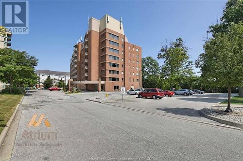 5064 Wyandotte Street East Unit# 606, Windsor, ON - Outdoor With Balcony With Facade