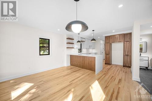 18 Hopewell Avenue, Ottawa, ON - Indoor Photo Showing Kitchen