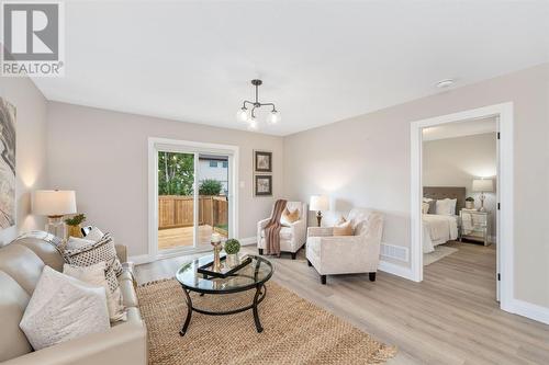 214 St Clair Boulevard Unit# 1, St Clair, ON - Indoor Photo Showing Living Room