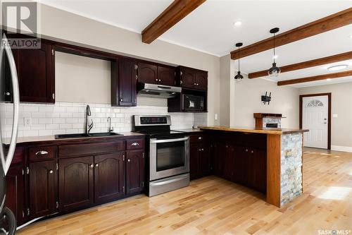 2278 Reynolds Street, Regina, SK - Indoor Photo Showing Kitchen With Double Sink