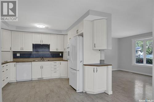 258 Magee Crescent, Regina, SK - Indoor Photo Showing Kitchen