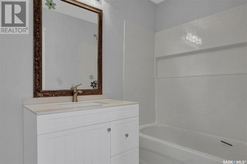 258 Magee Crescent, Regina, SK - Indoor Photo Showing Bathroom