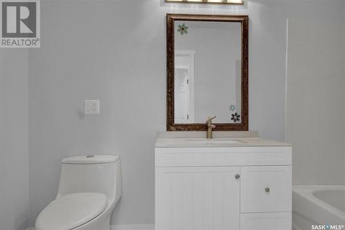 258 Magee Crescent, Regina, SK - Indoor Photo Showing Bathroom