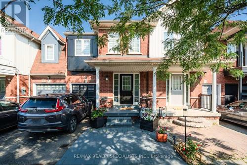 1609 Avonmore Square, Pickering (Town Centre), ON - Outdoor With Facade