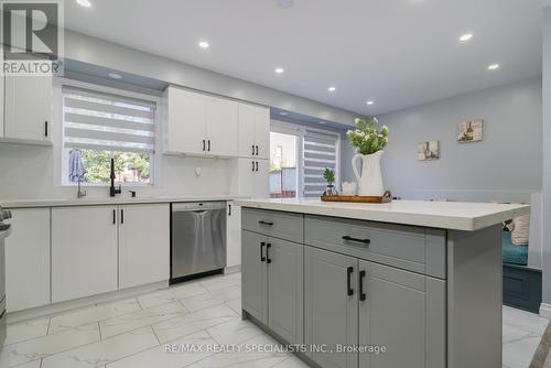 1609 Avonmore Square, Pickering (Town Centre), ON - Indoor Photo Showing Kitchen