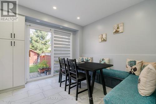 1609 Avonmore Square, Pickering (Town Centre), ON - Indoor Photo Showing Dining Room