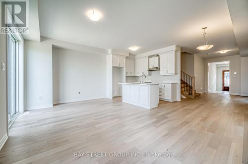 170 Mumbai Drive, Markham, ON - Indoor Photo Showing Kitchen