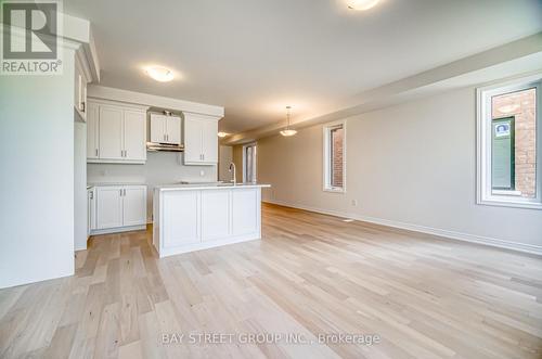 170 Mumbai Drive, Markham, ON - Indoor Photo Showing Kitchen