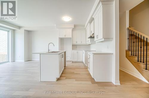 170 Mumbai Drive, Markham, ON - Indoor Photo Showing Kitchen