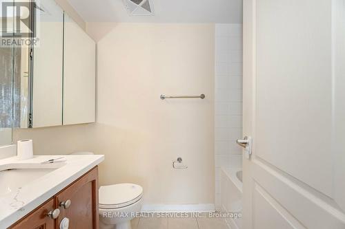 2208 - 6 Dayspring Circle, Brampton (Goreway Drive Corridor), ON - Indoor Photo Showing Bathroom