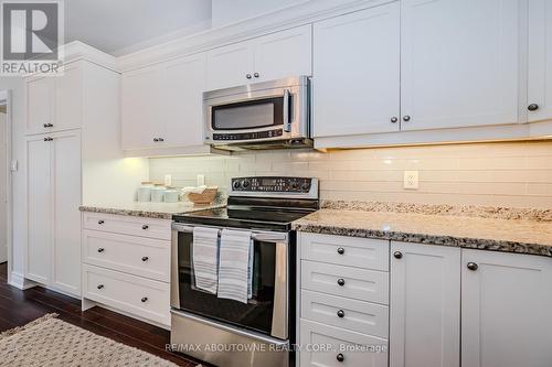 2946 Singleton Common, Burlington (Rose), ON - Indoor Photo Showing Kitchen