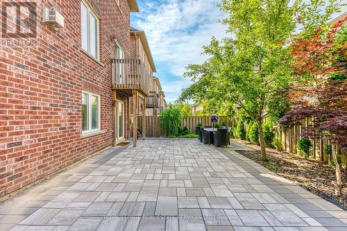 2326 Baronwood Drive, Oakville, ON - Outdoor