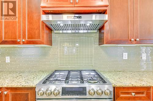 2326 Baronwood Drive, Oakville, ON - Indoor Photo Showing Kitchen