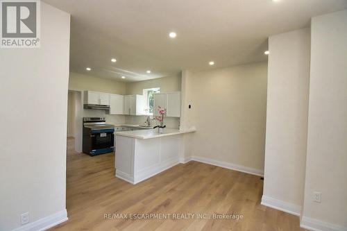 126 Evans Street, Hamilton, ON - Indoor Photo Showing Kitchen