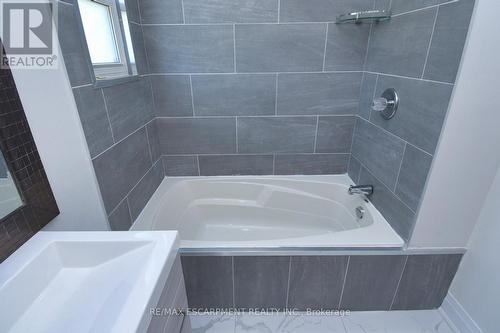 126 Evans Street, Hamilton (Landsdale), ON - Indoor Photo Showing Bathroom