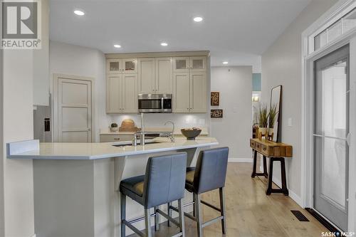 402 1515 Anson Road, Regina, SK - Indoor Photo Showing Kitchen With Double Sink