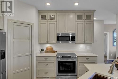 402 1515 Anson Road, Regina, SK - Indoor Photo Showing Kitchen