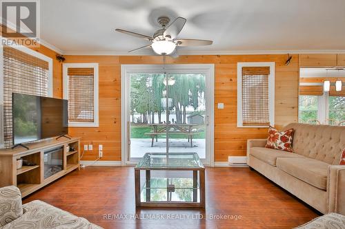 73 Redcap Beach Lane, Kawartha Lakes, ON - Indoor Photo Showing Living Room