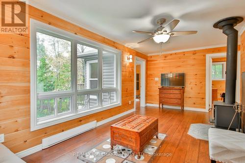 73 Redcap Beach Lane, Kawartha Lakes, ON - Indoor Photo Showing Living Room