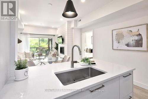 105 - 16 Beckwith Lane, Blue Mountains (Blue Mountain Resort Area), ON - Indoor Photo Showing Kitchen