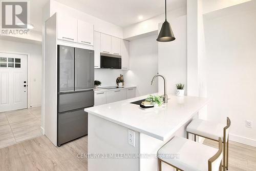 105 - 16 Beckwith Lane, Blue Mountains (Blue Mountain Resort Area), ON - Indoor Photo Showing Kitchen