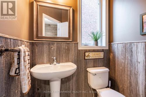 194 Nisbet Boulevard, Hamilton, ON - Indoor Photo Showing Bathroom