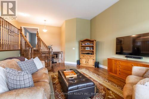 194 Nisbet Boulevard, Hamilton (Waterdown), ON - Indoor Photo Showing Living Room