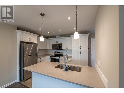 3388 Skaha Lake Road Unit# 606, Penticton, BC - Indoor Photo Showing Kitchen With Stainless Steel Kitchen With Double Sink