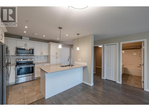 3388 Skaha Lake Road Unit# 606, Penticton, BC - Indoor Photo Showing Kitchen With Stainless Steel Kitchen With Upgraded Kitchen